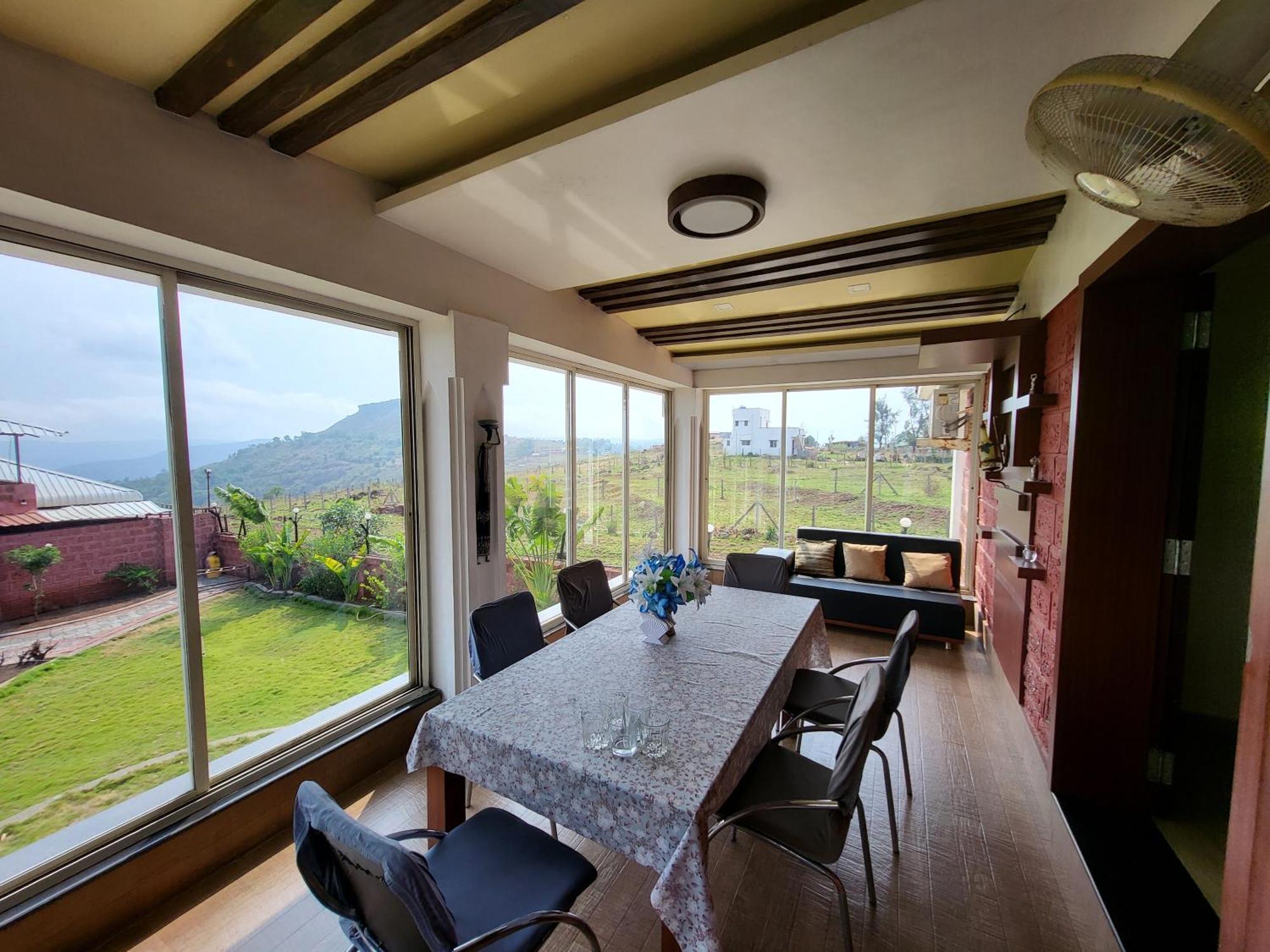 Paras Holiday Home Satara Eksteriør bilde
